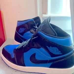 Jordan one mid blue and black